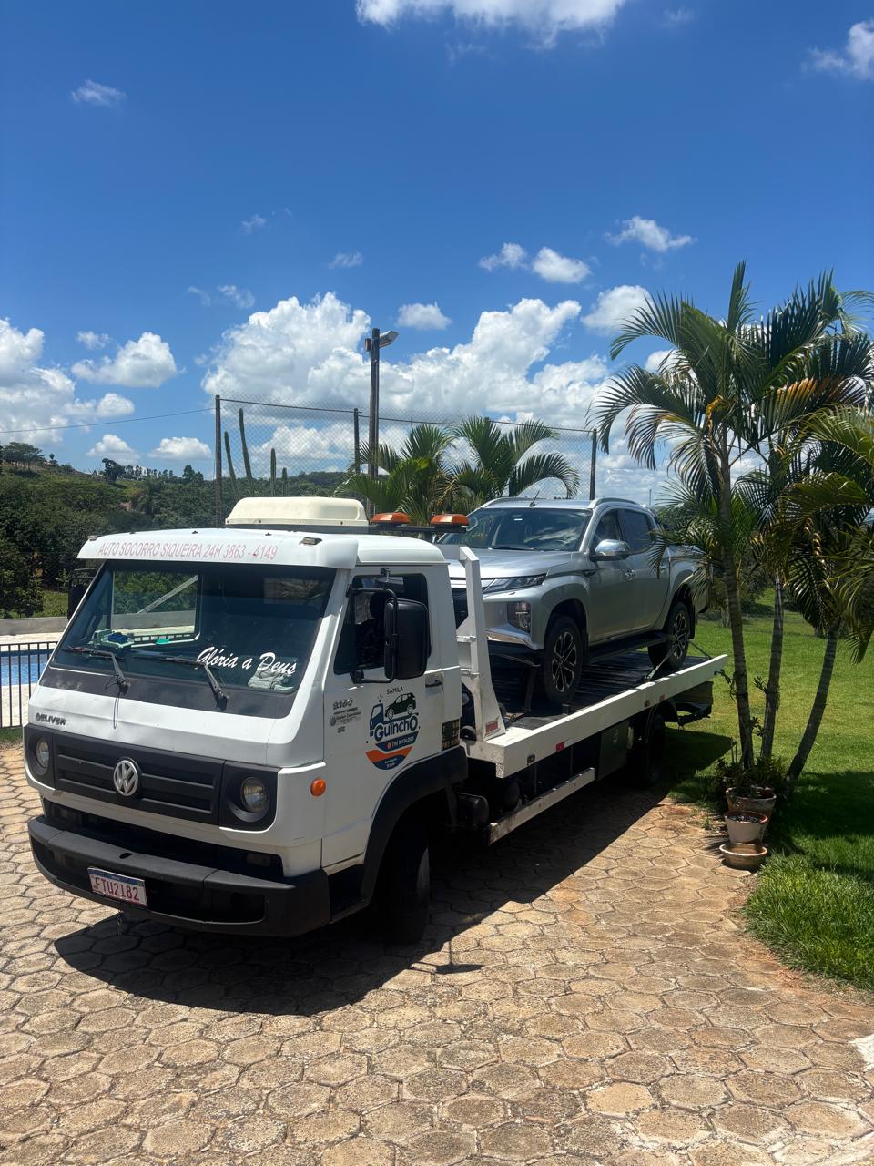 Guincho moderno com guincho e gancho